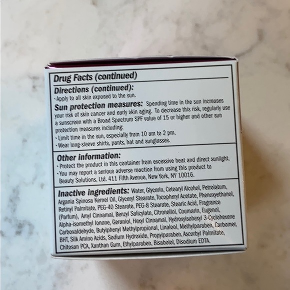 Retinol Day Cream broad Spectrum SPF 20 - Picture 4 of 5